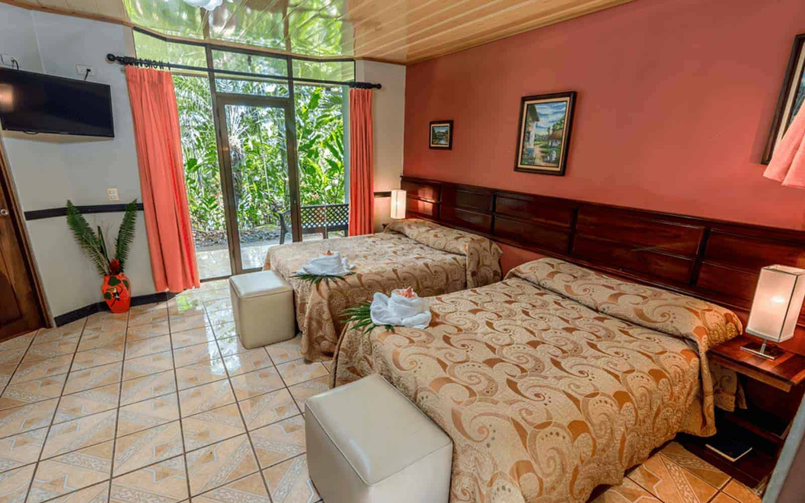 Ara Ambigua Hotel