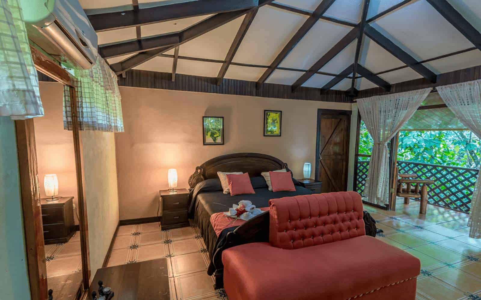 Ara Ambigua Hotel