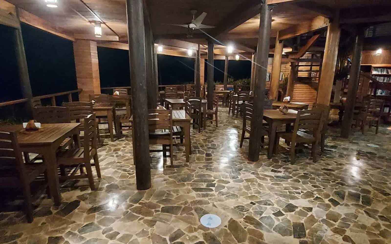 Macaw Lodge