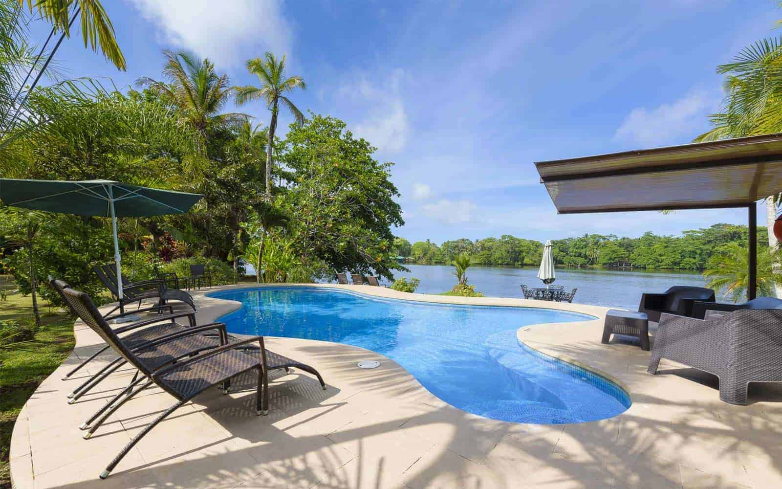 Manatus Lodge