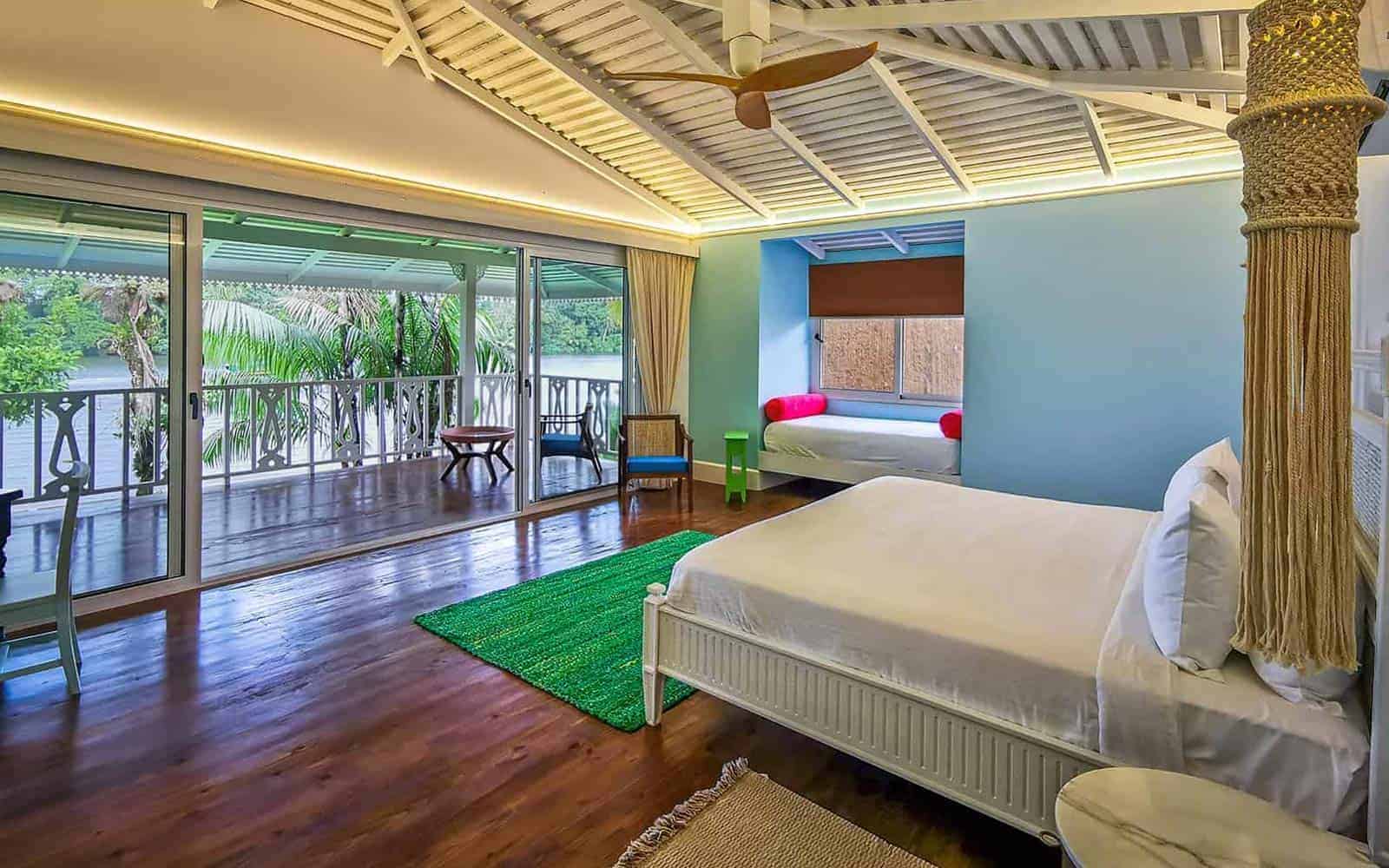 Tortuga Lodge