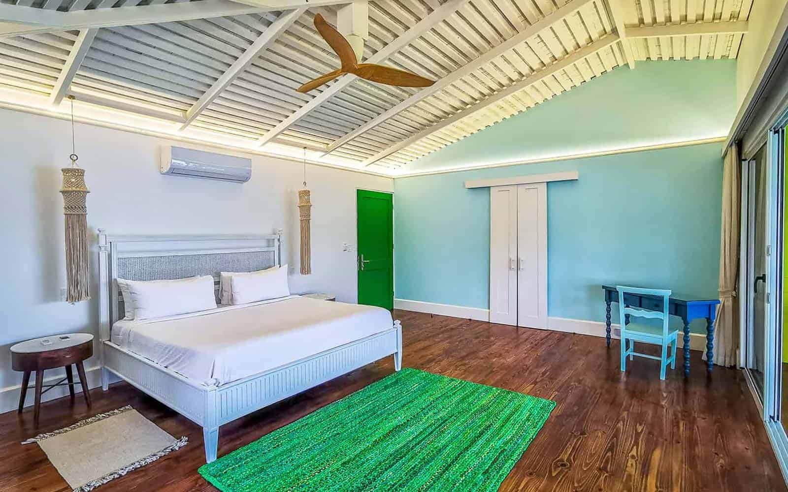 Tortuga Lodge