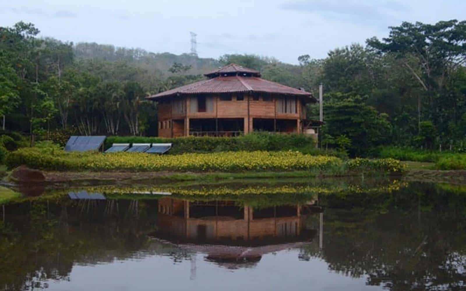 Macaw Lodge
