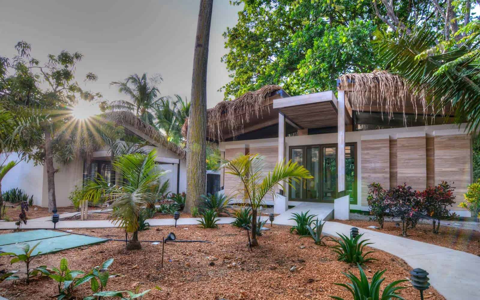 The Guilded Iguana Surf Hotel